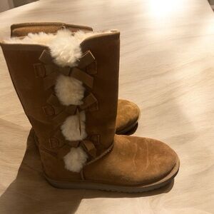 Koolaburra Tan Winter Boots with Fluffy Lining